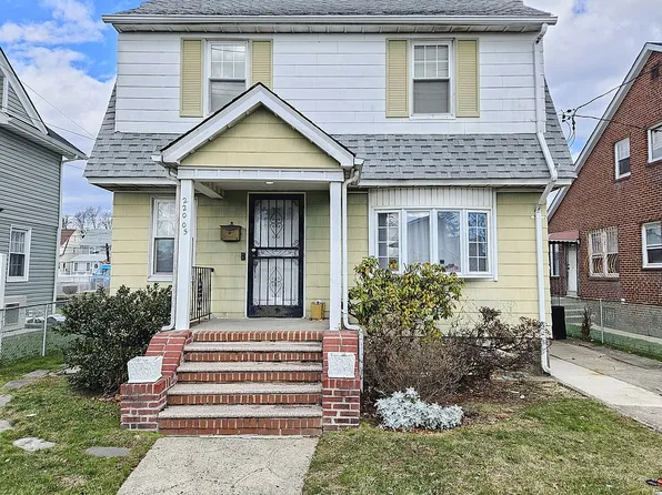 22005 131st Ave, Springfield Gardens, NY 11413