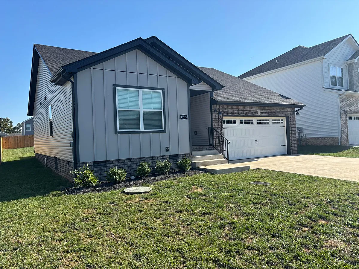 Photo 2 of 29 - 1235 Racker Dr - Clarksville, TN Building Photo - 1235 Racker Dr