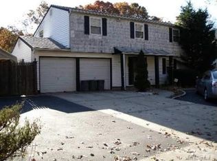 180 Mooney Pond Rd, Selden, NY 11784