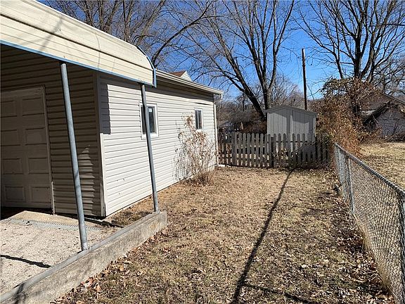 5th image of 227 Central St