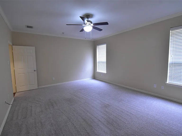 7995 Quiet Meadow Ln — Photo 11