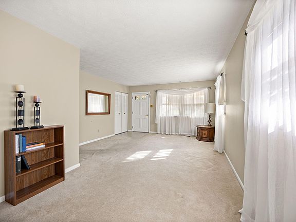 4th image of 1160 Venetian Way