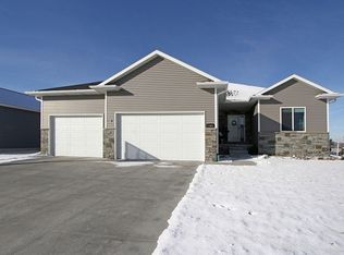11641 N 142nd St, Waverly, NE 68462