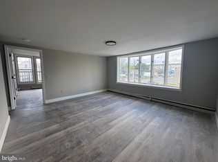 242 N Broadway #B, Gloucester City, NJ 08030