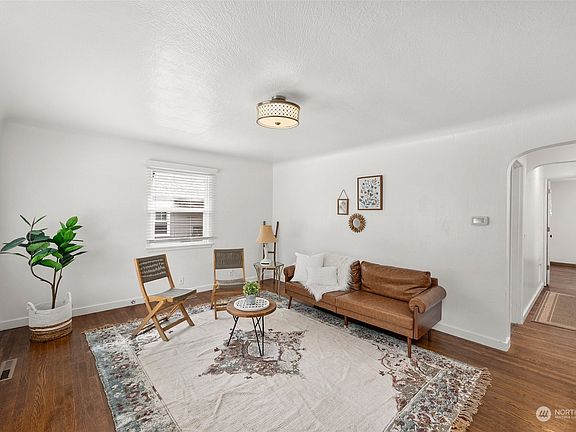 5th image of 4109 NW Kennedy Drive