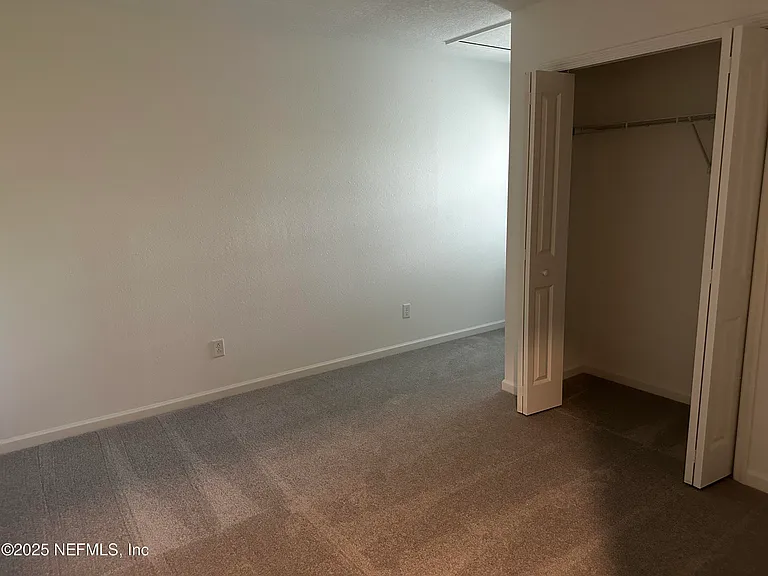 611 Holly Lakes Dr — Photo 33
