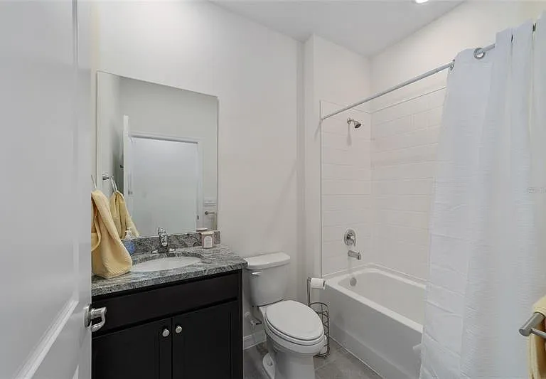 4110 NW 44th Cir — Photo 22
