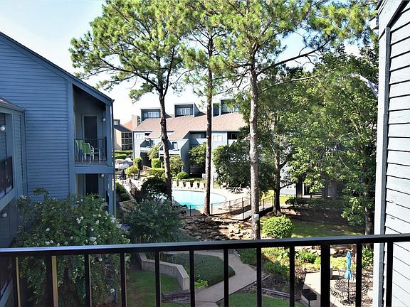 5th image of 12500 Melville Dr APT 322