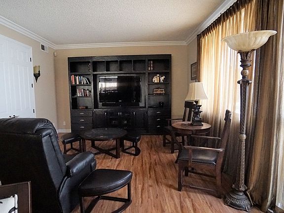 5th image of 17130 Burbank Blvd Unit 103