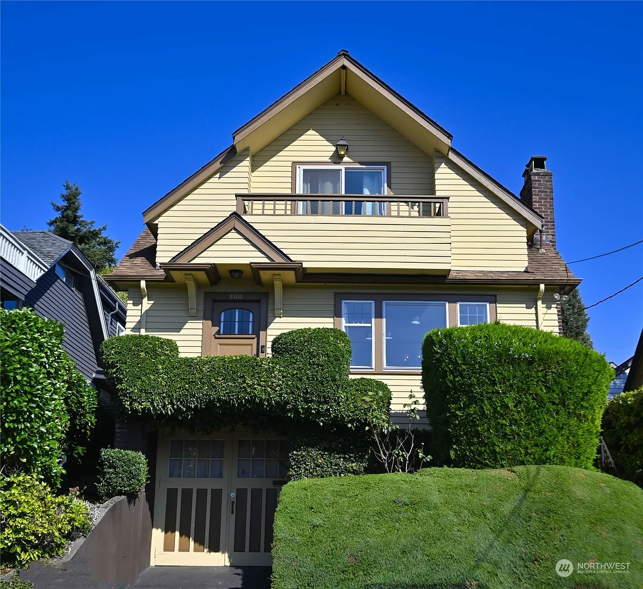 8106 Latona Avenue NE photo 1