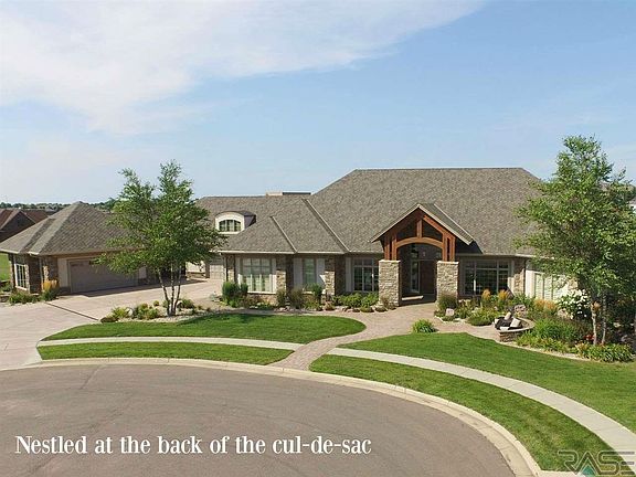 2nd image of 6901 S Hendon Cir