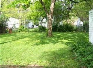 1813 SW Randolph Ave, Topeka, KS 66604