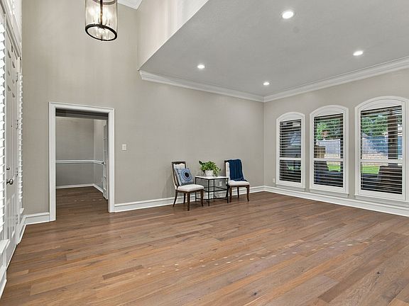 4th image of 4103 Somerset Ct