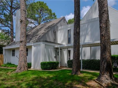 414 Hollyhill Ln, Denton, TX, 76205