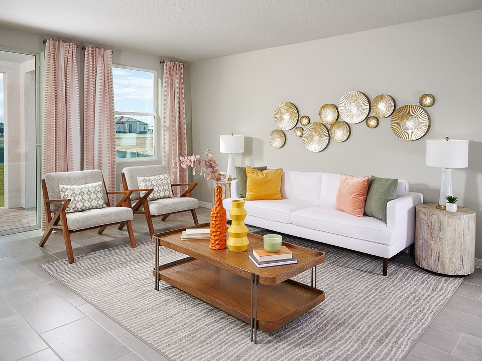 Great Room of the Yellowstone modeled at Silver Springs.