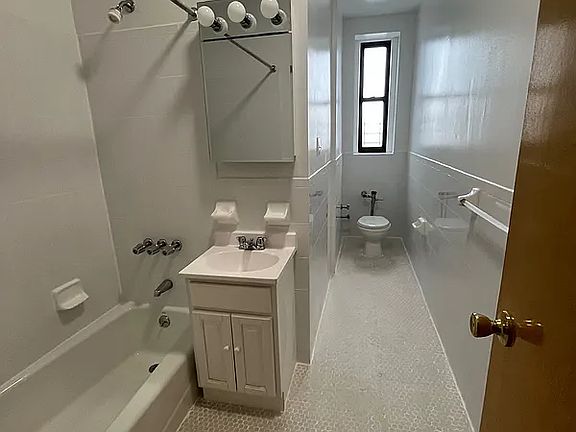 4th image of 1011 Nameoke St APT 4C