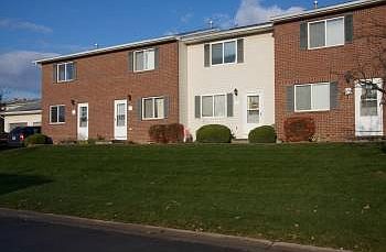 4th image of 79 Parkwood Ln