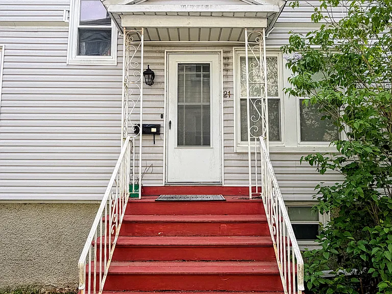 21 Saint James Ter #21 — Photo 1