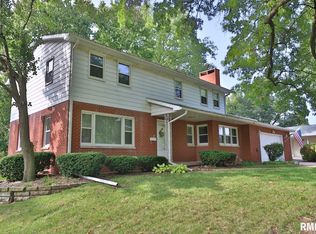 5923 N Roxbury Ln, Peoria, IL 61614