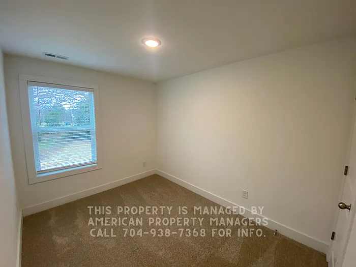 406 Vance Ave — Photo 8