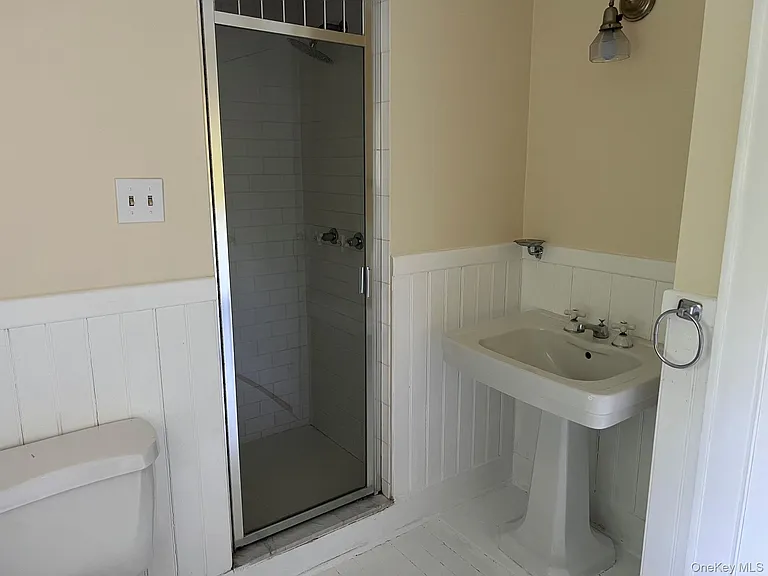 559 Shunpike — Photo 15