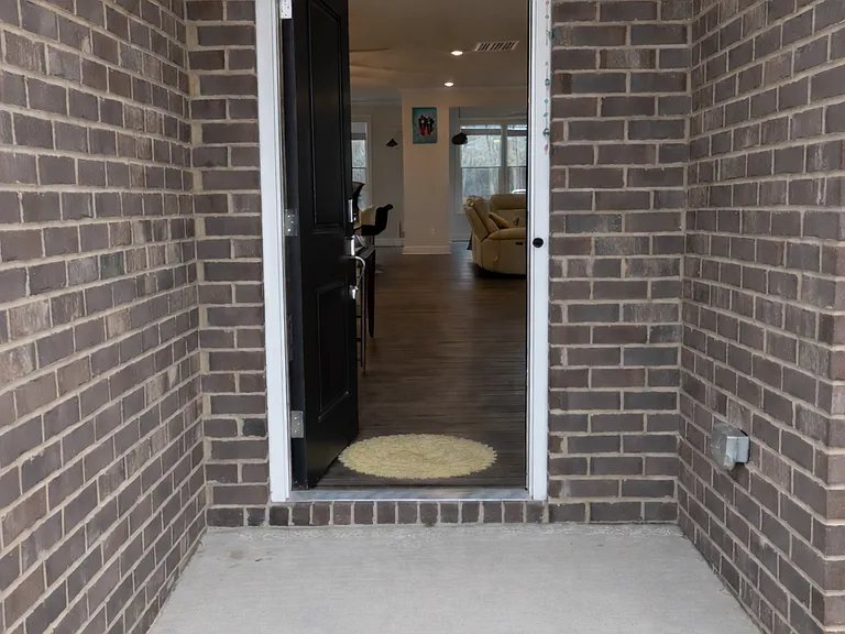 1211 Ashe Meadow Dr — Photo 3