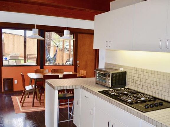 5th image of 16833 Estralita Dr