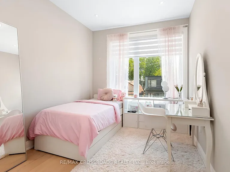 10 Hamstead Ave — Photo 26