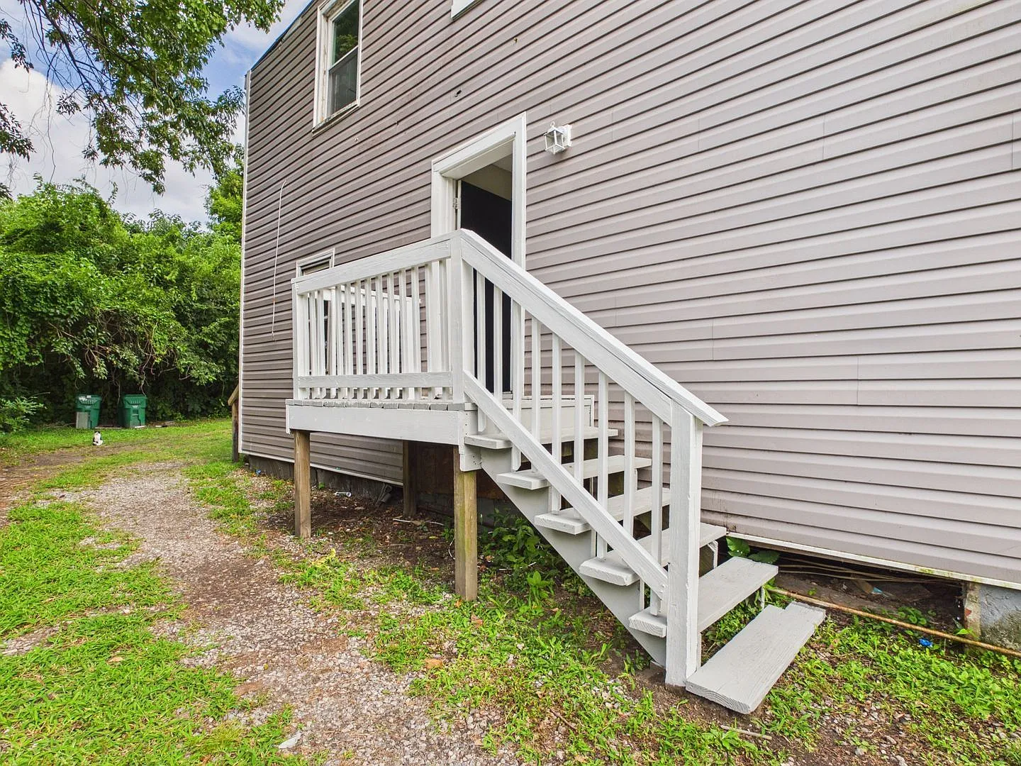 2 bed, 1.0 bath, 556 sqft, $1,095 — Photo 3
