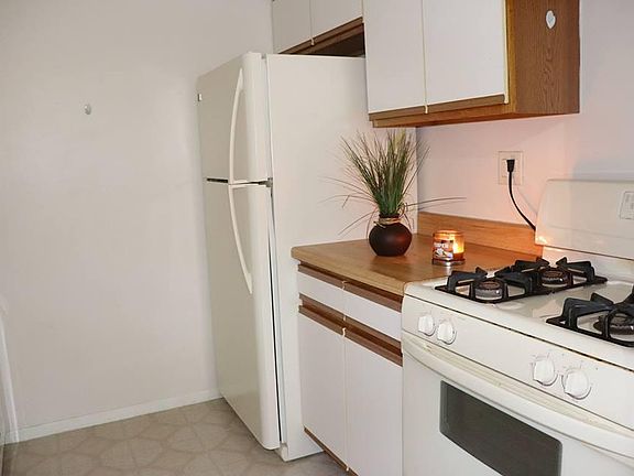 5th image of 8435 W 99th Ter #1