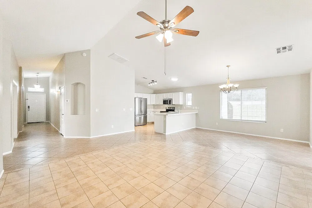 4 bed, 2.0 bath, 1683 sqft, $1,875 — Photo 3