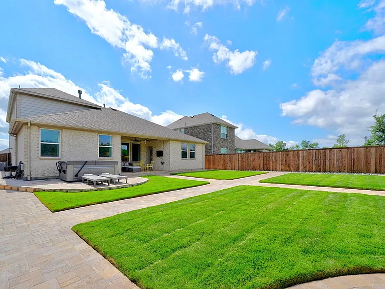 2109 Hibiscus Ln — Photo 35