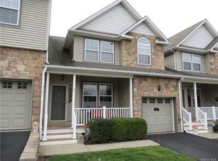 17 Clearwater Ct, Beacon, NY