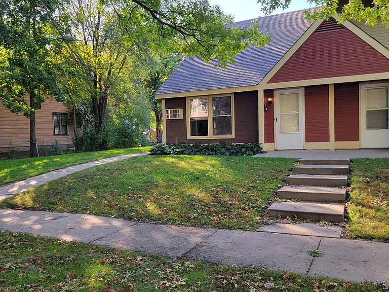 708 Marshall Ave — Photo 6