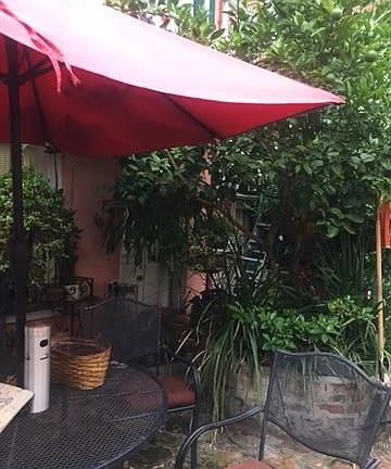 3rd image of 729 Burgundy St