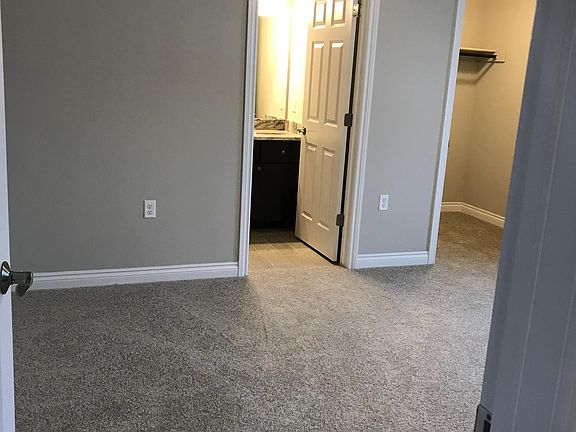5th image of 56419 Newport Dr