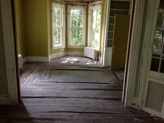 Additional Living Room