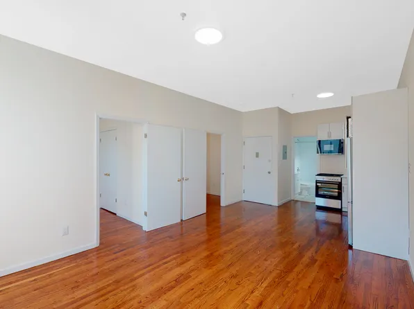 2074 Frederick Douglass Boulevard image 4 of 11