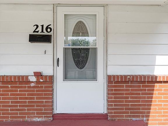 4th image of 216 Patrician Dr