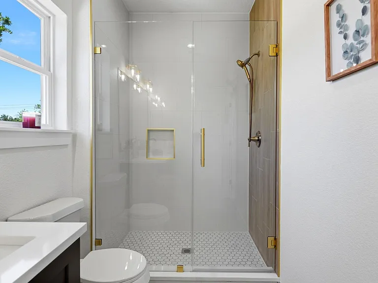 6113 Haight St — Photo 19