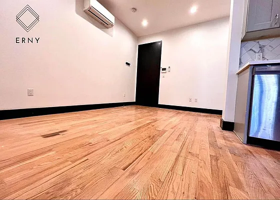 Rented by ERNY LLC | media 12