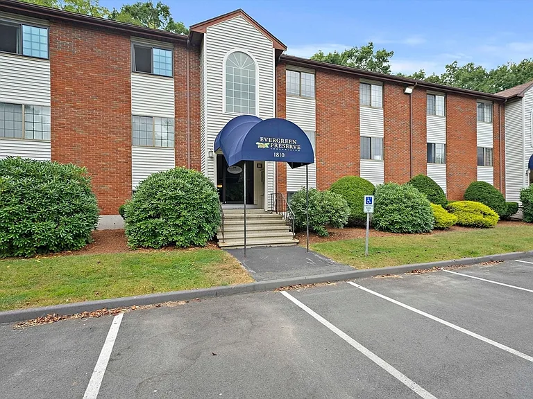 1810 Skyline Dr — Photo 35