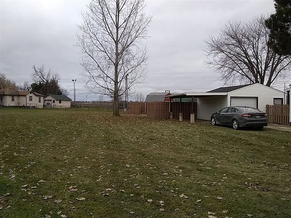 5th image of 1801 Earlmoor Blvd