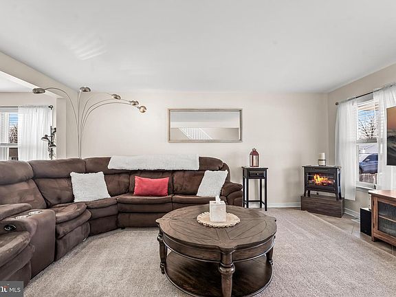 5th image of 2212 Kingsford Ln