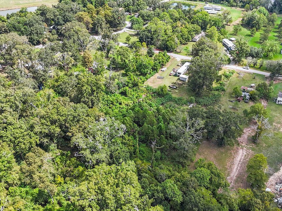 2nd image of 18661 Broussard Rd