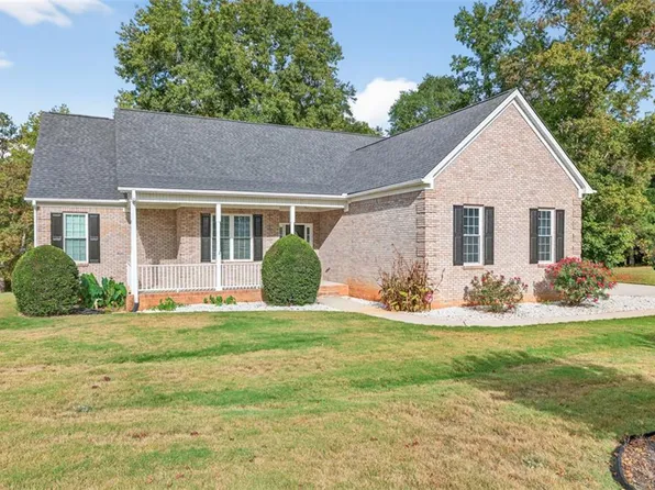 40 Lakeside Trl, Covington, GA 30016