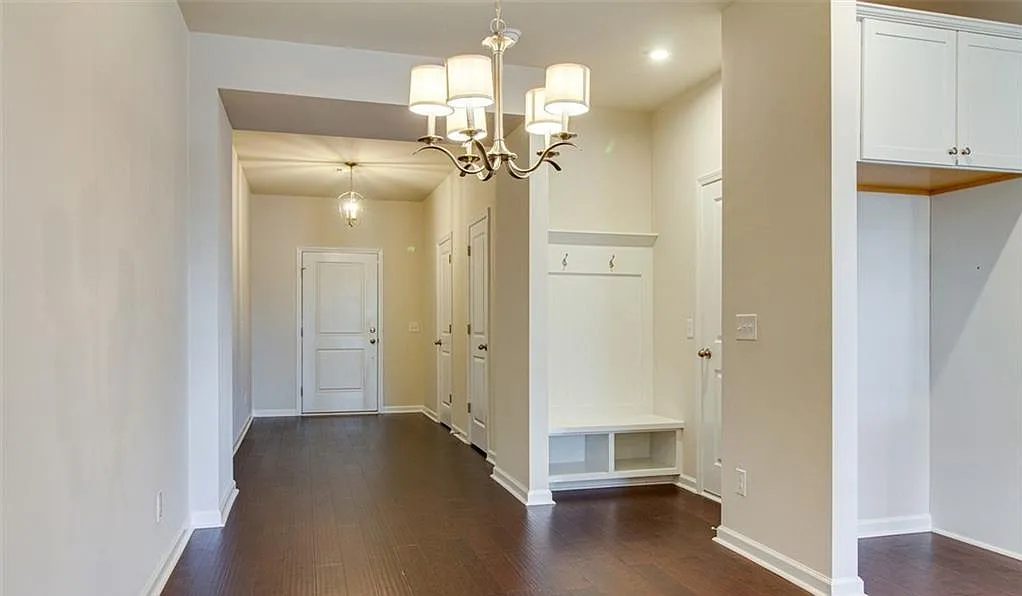 3 bed, 2.5 bath, 1770 sqft, $1,875 — Photo 3