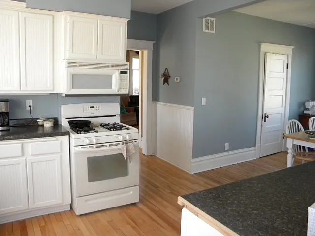 309 Birch Ave S — Photo 4