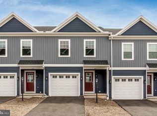 147 Highpoint Park Dr, Pleasant Gap, PA 16823