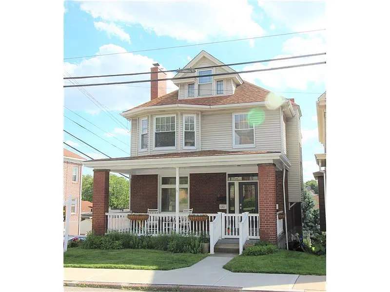 1301 Wisconsin Ave photo 1